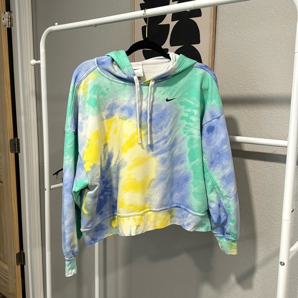 Women’s Nike Tie Dye hoodie size small.